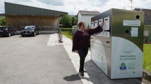 El Tapin - Siero cuenta desde esta semana con tres puntos limpios de proximidad instalados por COGERSA