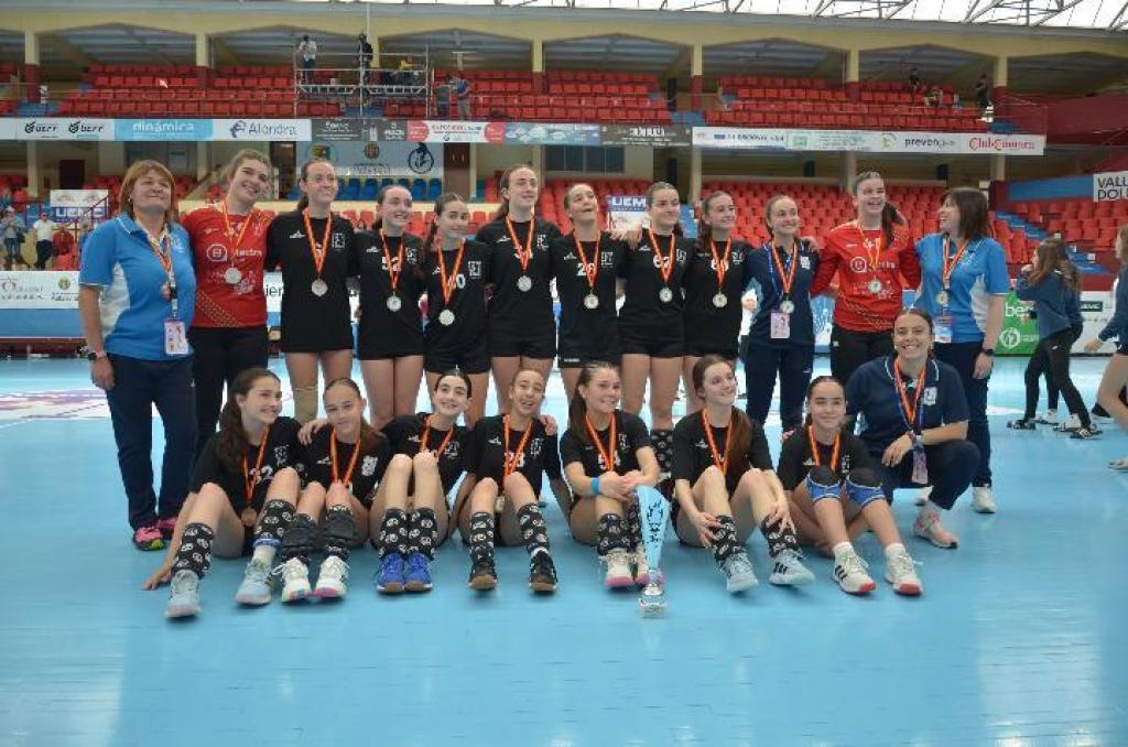 Gran campeonato de las infantiles Siero Deportivo Balonmano en el sector nacional