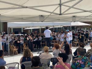 El Tapin - El I Festival de Bandines reunió a más de 80 músicos en Pola de Siero y cerró con un rotundo éxito