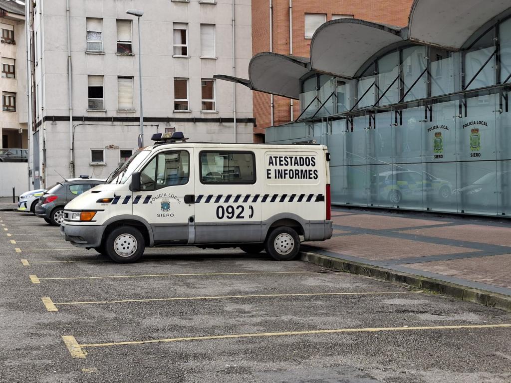 El alcalde de Siero cruza una línea roja: señalar a agentes, estigmatizar bajas médicas y silenciar a las víctimas 