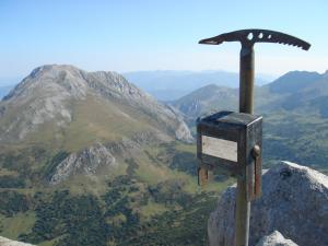 El Tapin - El Club Pataricu organiza una ruta de montaña a los Huertos del Diablo y Peña Melluque