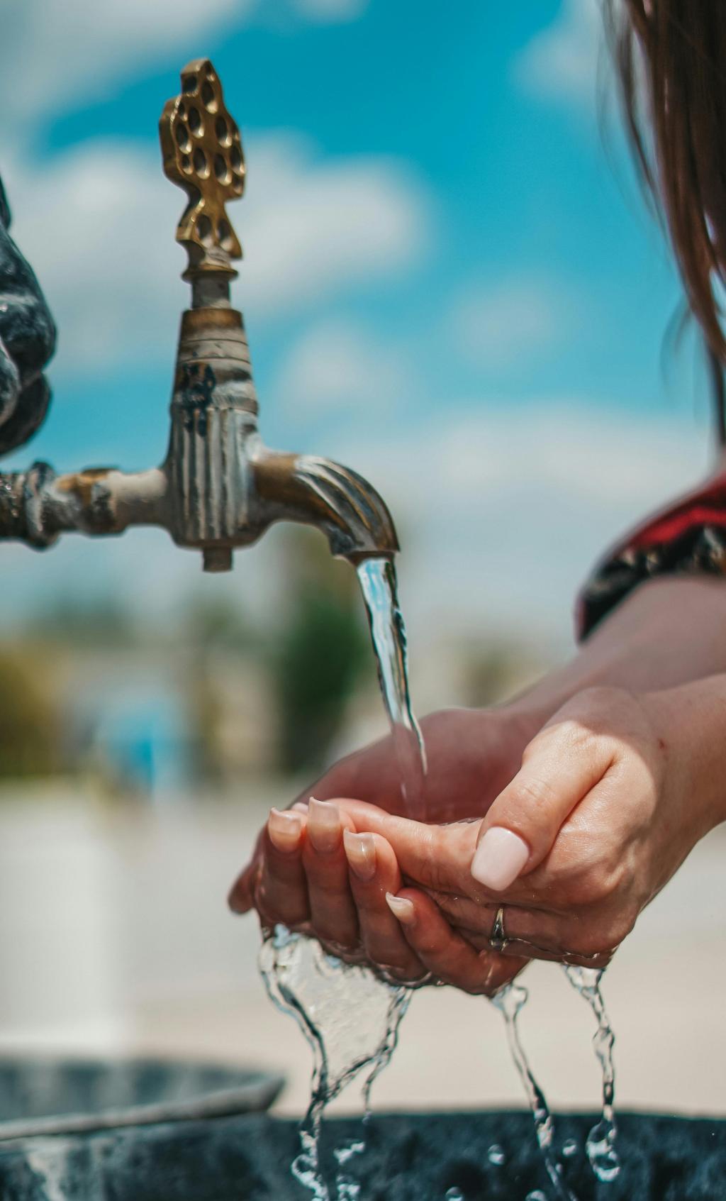Siero por el agua advierte al PSOE que el caso de Avilés evidencia los riesgos de entregar la gestión del agua a una empresa privada