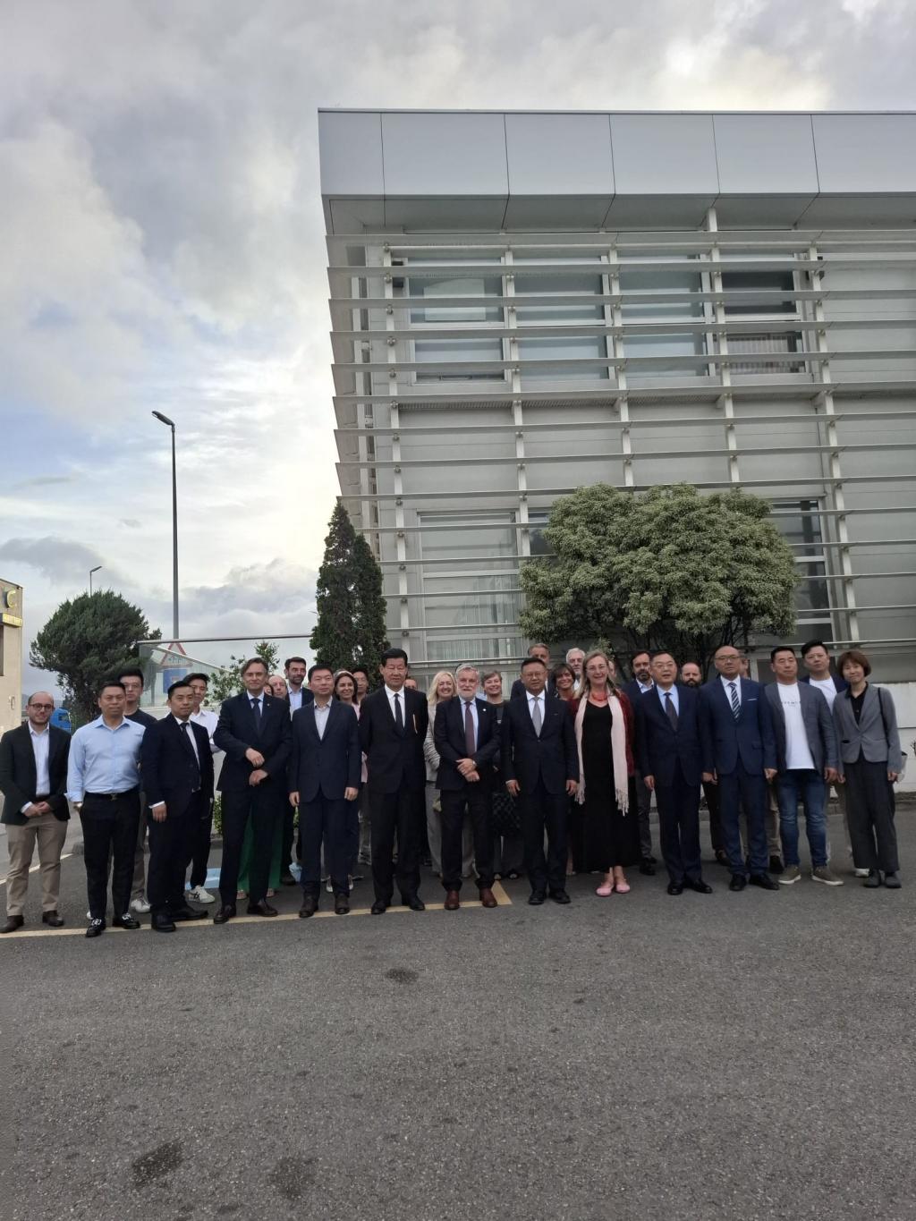 China busca en los polígonos asturianos nuevas oportunidades de colaboración empresarial