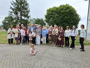 El Tapin - Emotivo homenaje en Lugo de Llanera al pediatra Francisco Álvarez tras 39 años de servicio