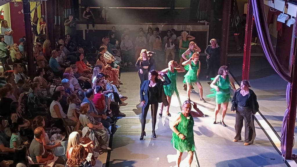 La danza une y emociona en el Festival de Fin de Curso de Mar de Violetas