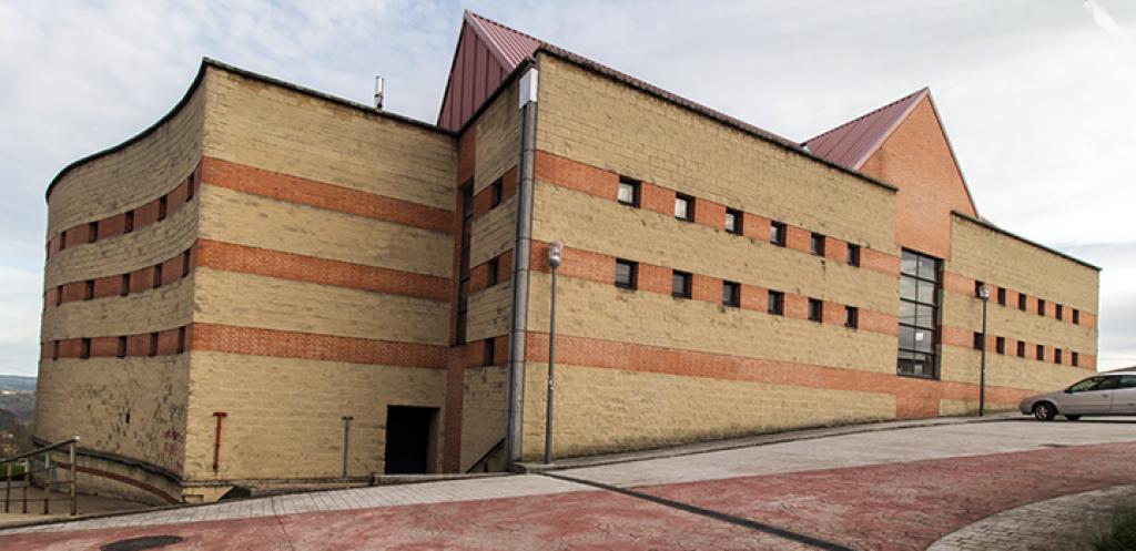 Ángel García defiende la reorganización de las instalaciones deportivas en Siero para garantizar su viabilidad