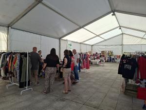 El Tapin - La II Feria del Trueque y Segunda Mano de Lugones reúne a 26 expositores y apuesta por la economía circular