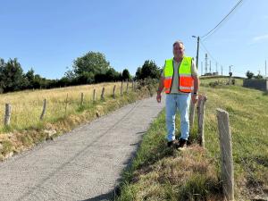 El Tapin -  El Ayuntamiento de Siero mejora un tramo del camino de Les Fontes, en la parroquia de Muñó