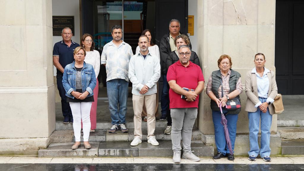 El Ayuntamiento de Siero guarda un minuto de silencio en recuerdo de las víctimas de los terremotos de Venezuela