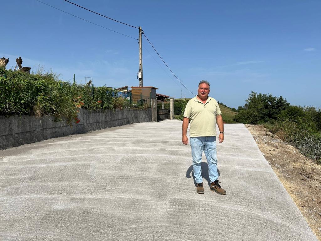 Siero mejora el camino de Les Cabañes en Muñó para facilitar el acceso a viviendas de la zona
