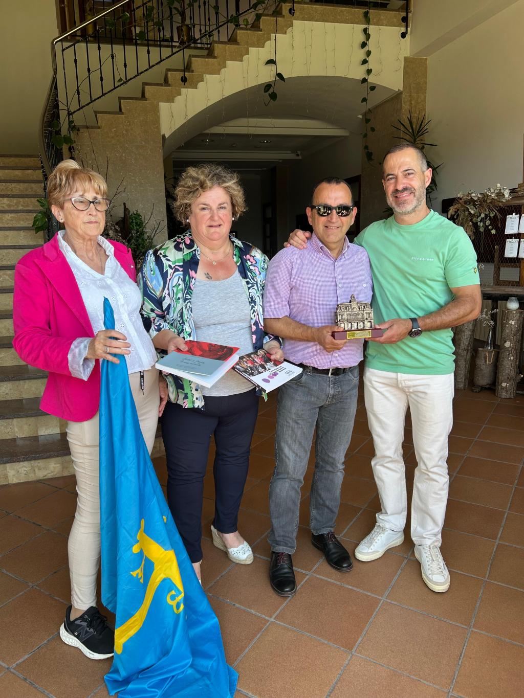 La Asociación los Hórreos de Molleo (Siero) organizó un nuevo encuentro con los vecinos de Molledo de Cantabria en el 20º aniversario del hermanamiento entre ambas localidades