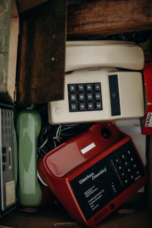 La Asociación de Vecinos de San Cucufate denuncia que llevan tres semanas de problemas en la cobertura telefónica y reclama una solución urgente