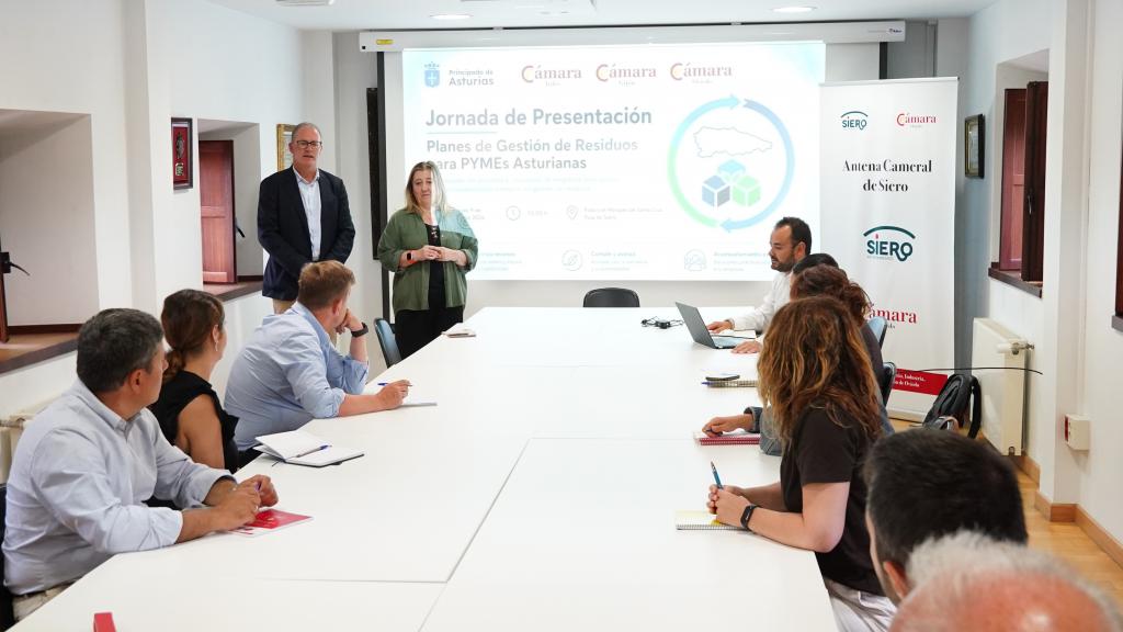Siero respalda la implantación de planes gratuitos de gestión de residuos para pymes
