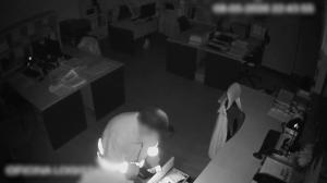 La Guardia Civil sorprende “infraganti” a una  persona que había entrado en dos naves  industriales, a la que le constaban, además,  16 requisitorias de personación y detención y 3 de averiguación de paradero 