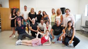 El Tapin - La improvisación teatral reúne a vecinos de distintas edades en un taller celebrado en la Casa de la Cultura de Pola de Siero
