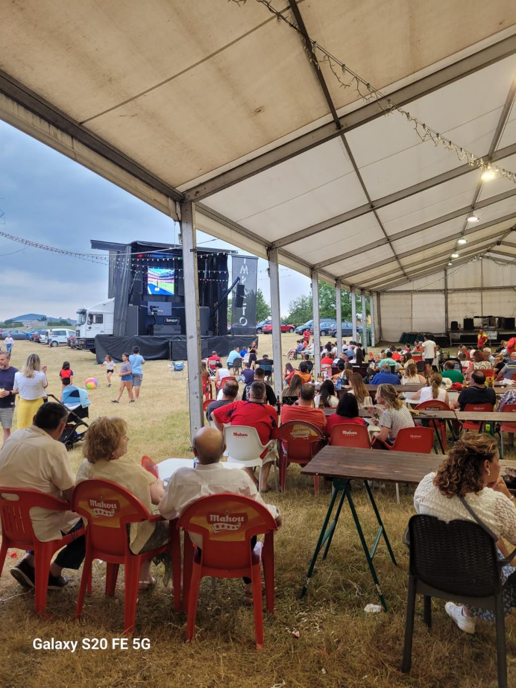 La fiesta de Santiago Apóstol en Pruvia se vuelca con la final del Mundial en un ambiente de apoyo a la selección española