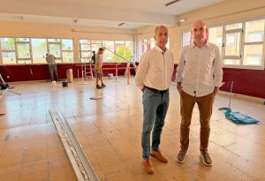 El Tapin - Siero renueva once ventanas del polideportivo Leandro Domínguez para mejorar su eficiencia energética