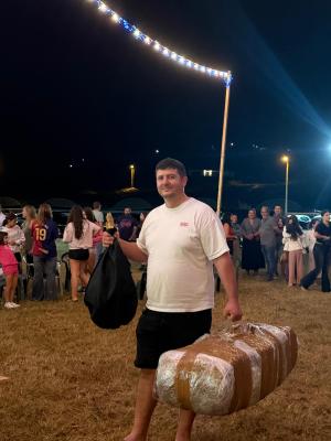 El Tapin - Basi se impone en el I Campeonato de Lanzamiento de Fardos de La Vega