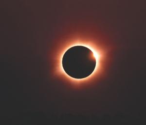 El Tapin - El SEPA pide responsabilidad ante el eclipse total del 12 de agosto y recomienda evitar desplazamientos y zonas peligrosas