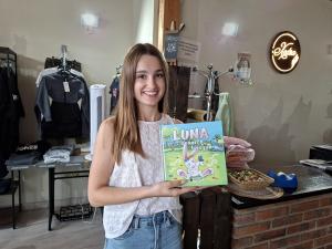 El Tapin - “Luna y el susurro del bosque”, el debut literario de Naiara Suárez a los 18 años