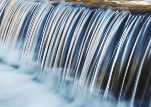 El Tapin - Siero reducirá al mínimo los baldeos y el riego de zonas verdes ante el aumento del consumo de agua