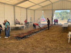 El Tapin - Argüelles celebra sus fiestas con 230 kilos de sardinas y una corderada para 450 comensales