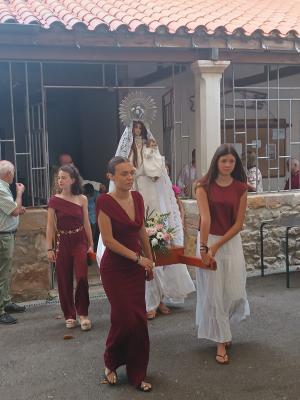 El Tapin - Muñó mantiene viva la tradición de les rameres en el día grande de sus fiestas