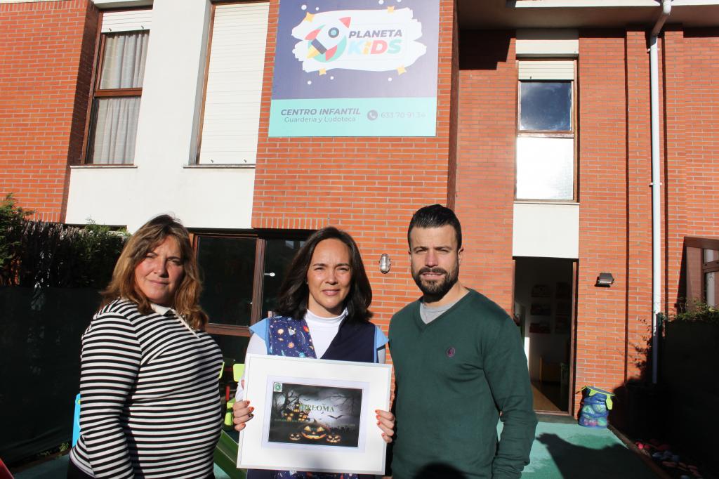 El Tapin - El Centro Infantil Planeta Kids se llevó el premio al comercio Mejor decorado de La Fresneda por Halloween