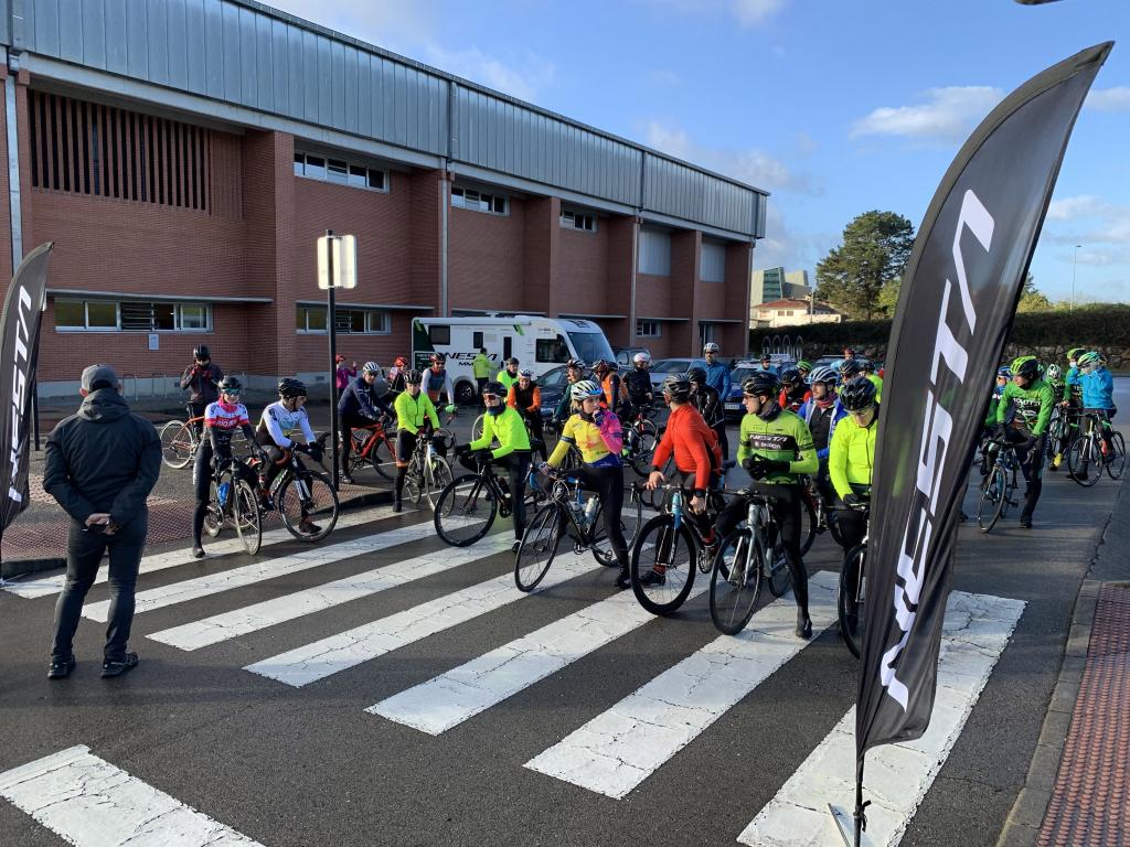 El Tapin - 30 deportistas participaron en la 1º Vuelta a Siero en Bici 