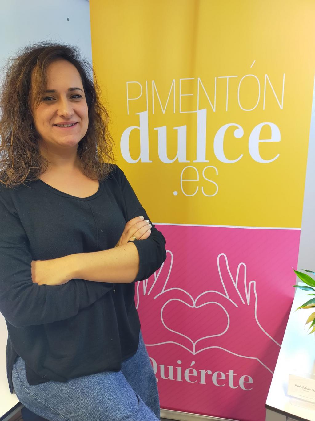 El Tapin - La llanerense Belén Díaz recibió el premio al emprendimiento que otorga el Ayuntamiento de Avilés por su espacio online de bienestar sexual: “Pimentón Dulce”